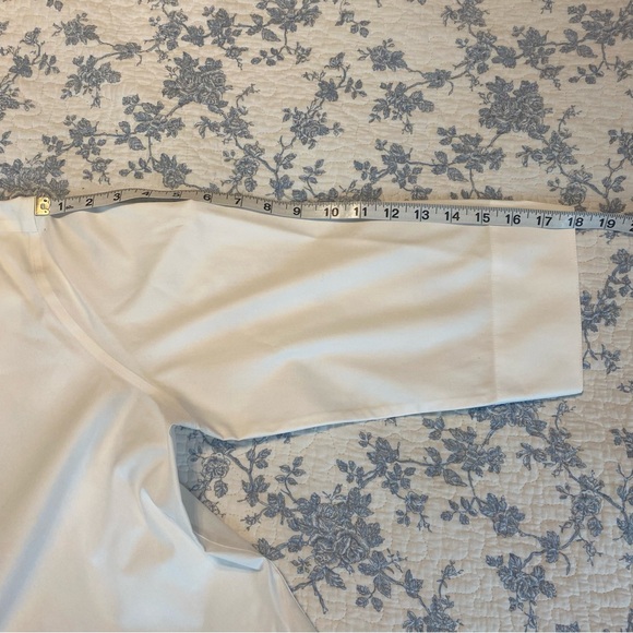 Chico’s No-Iron Crisp White Button Down Blouse Size 2/12 - Picture 9 of 10